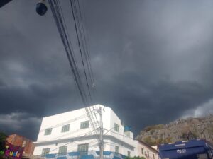 Nuvens carregadas em Bom Jesus da Lapa. Foto: Evandro Batista