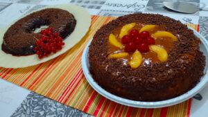 Brigadeirão e bolo de pêssego. Foto: ViniRoger