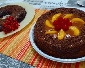 Brigadeirão e bolo de pêssego. Foto: ViniRoger