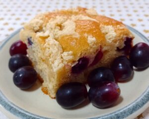 Pedaço do bolo cuca de uva. Foto: ViniRoger