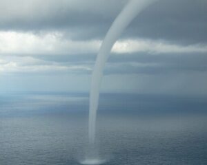 Waterspout. Fonte: Wikimedia