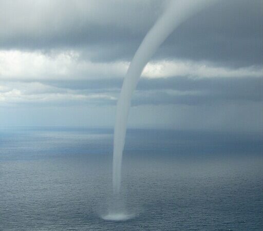 Waterspout. Fonte: Wikimedia