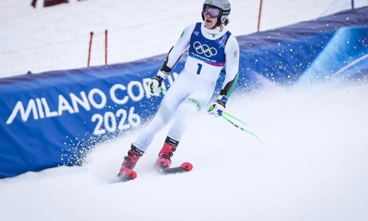 Lucas Braathen, ao finalizar a prova do slalom gigante. Foto: Rafael Bello/COB