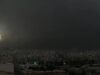 Céu escureceu e caiu chuva preta em Teerã. Fonte: redes sociais
