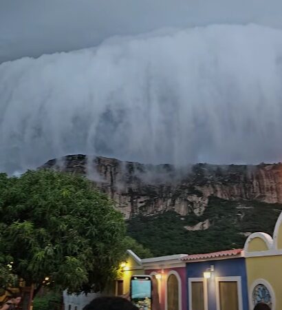 Cachoeira de nuvens em Patu/RN. Fonte: bilupatu