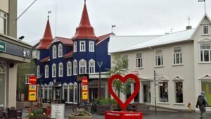 Centro de Akureyri visto a partir da igreja. Foto: Eliana Reis