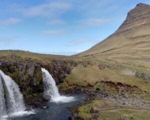 Kirkjufell e Kirkjufellsfoss. Foto: ViniRoger
