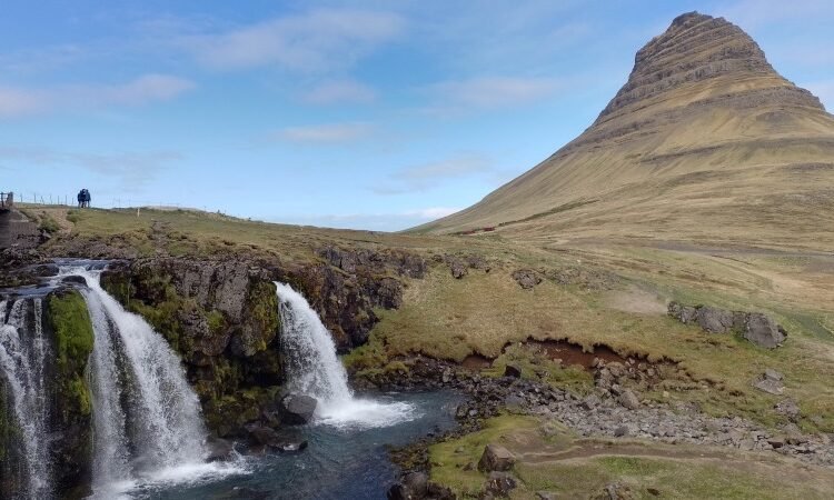 Kirkjufell e Kirkjufellsfoss. Foto: ViniRoger