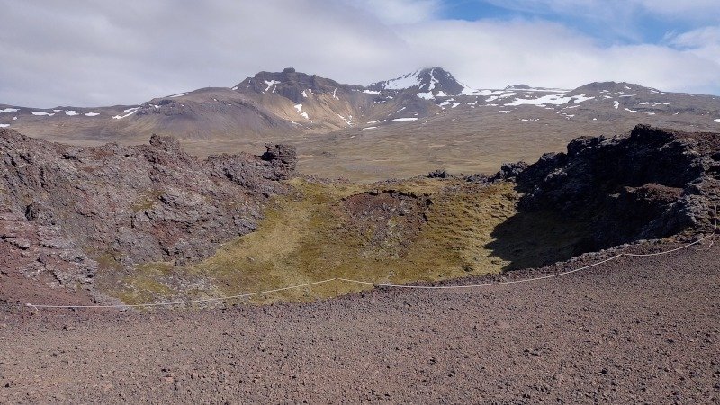 Saxhóll com Snæfellsjökull ao fundo. Foto: ViniRoger