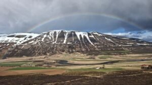 Montanhas no norte, a caminho para Akureyri. Foto: Eliana Reis