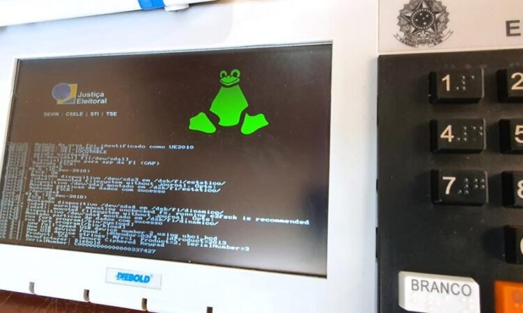 Urna eletrônica com Linux. Fonte: TSE